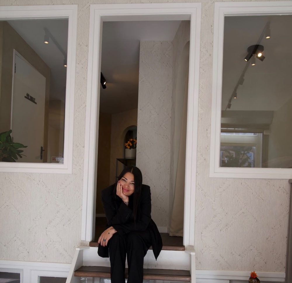 Anna Flori in haar beautysalon The Goddess LAB, Amsterdam